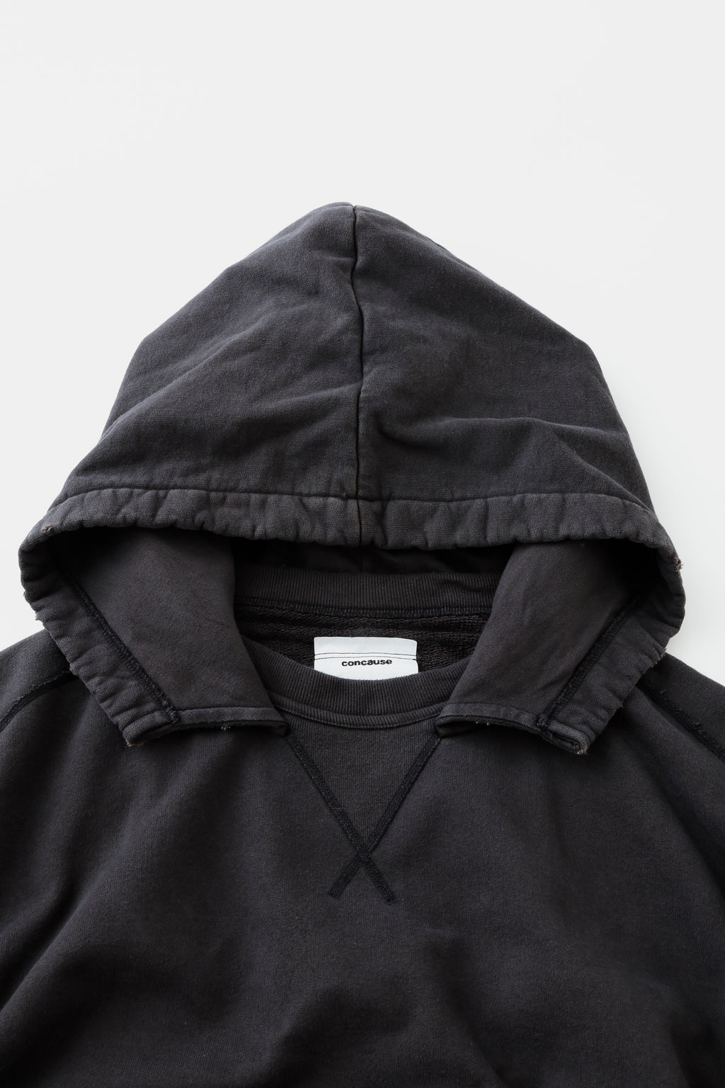 concause W-V AFTER HOODIE / BLACK 縫い目と袖口のウォッシュ加工ディテール
