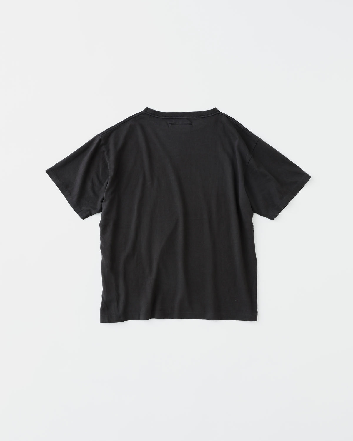 concause S/S TEE / BLACK 背面

