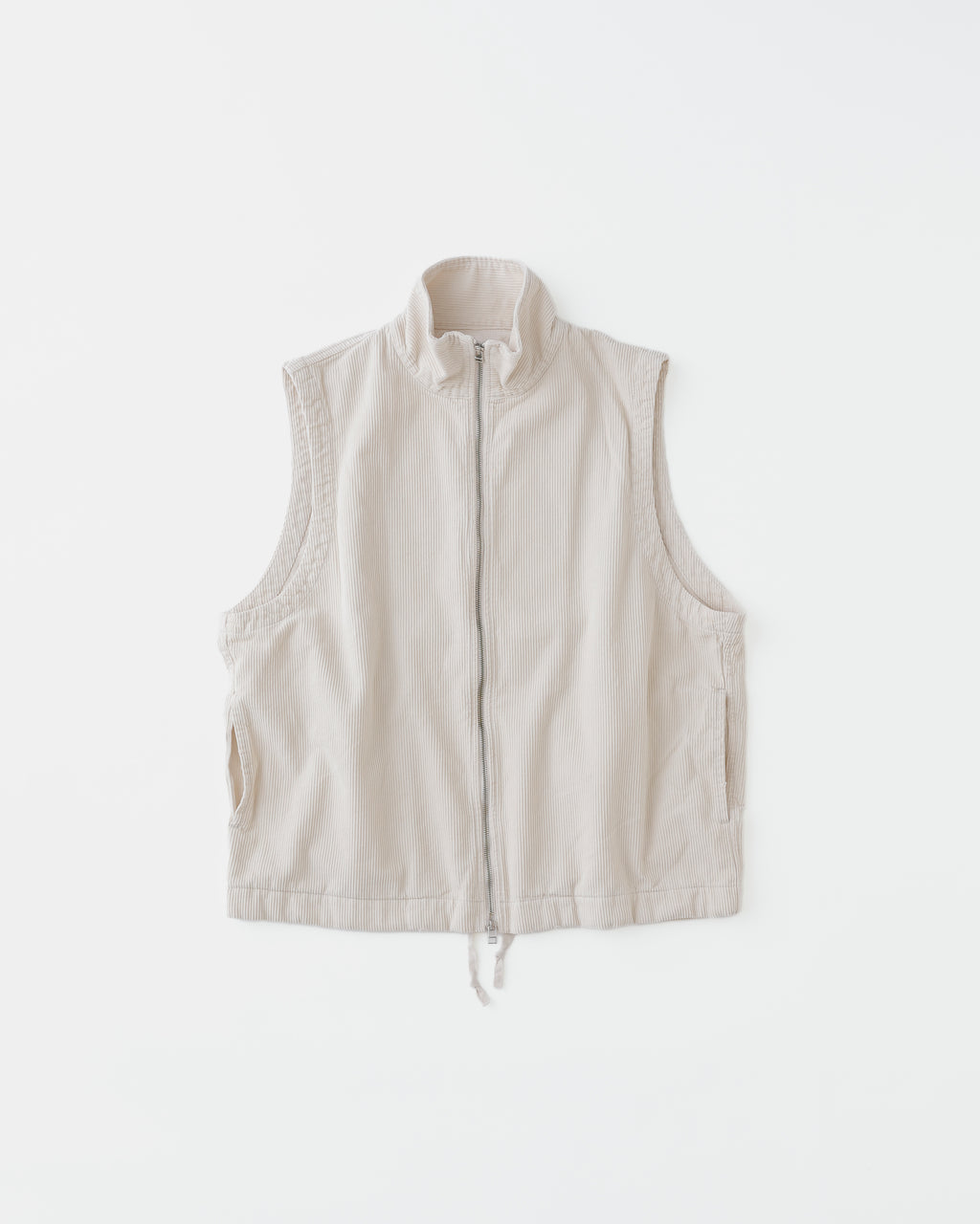 concause CORDUROY DRIVERS VEST / OFF WHITE 正面（ボタン閉じ）

