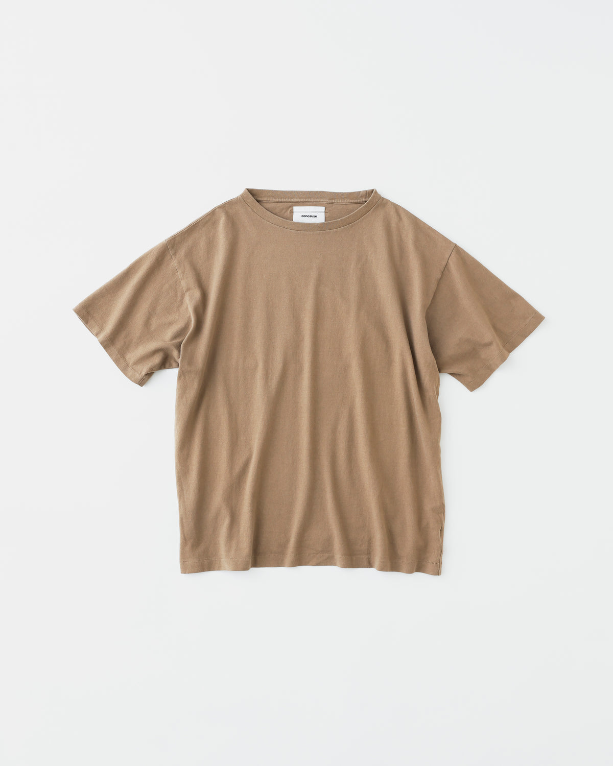 concause S/S TEE / TAUPE 正面（全体像）
