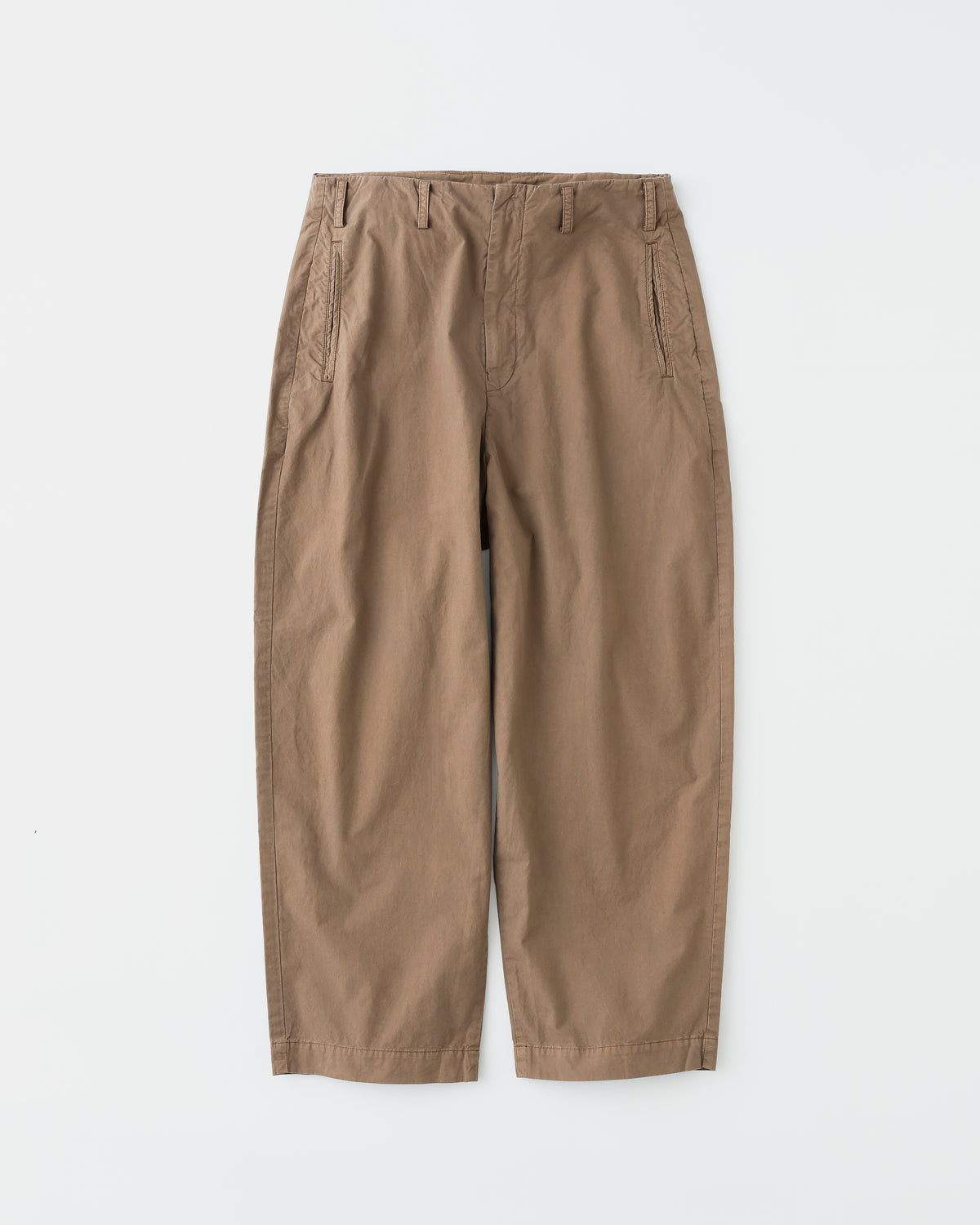 concause WIDE TAPERD SLACKS / TAUPE 正面（全体像）
