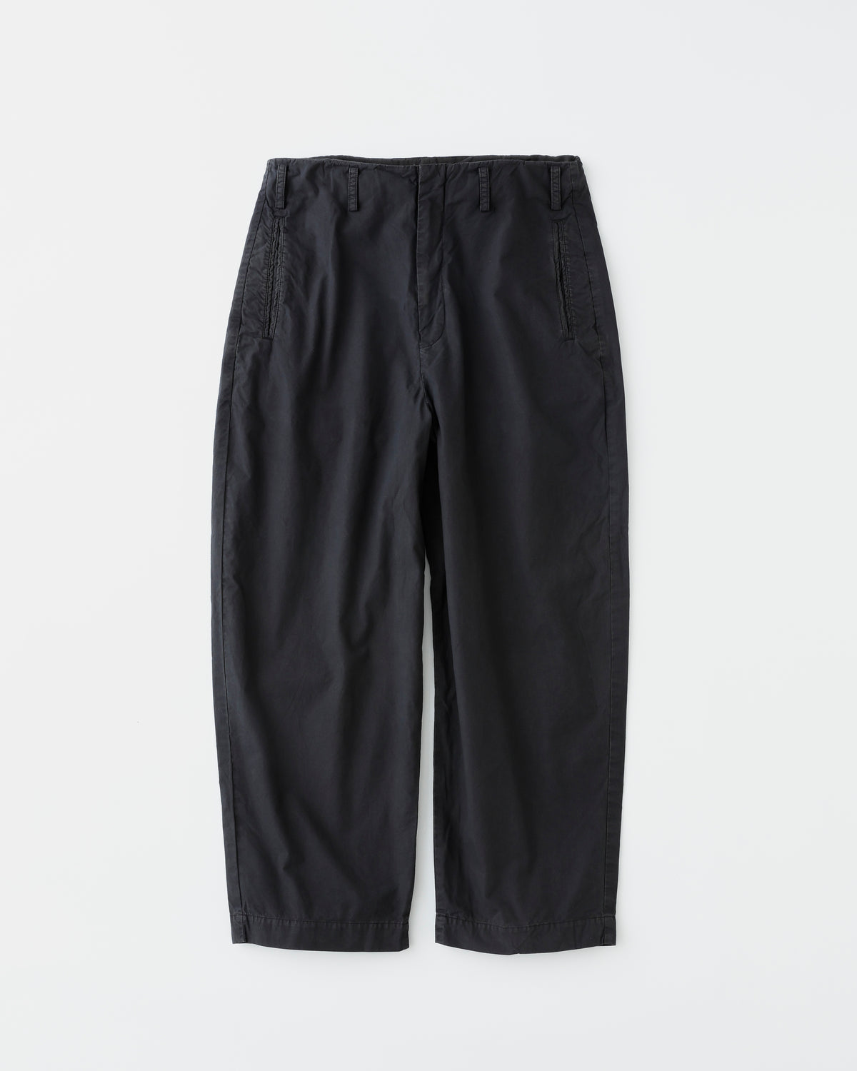 concause WIDE TAPERD SLACKS / BLACK 正面（ワイドテーパードシルエット）
